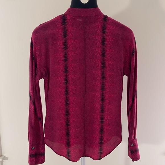 Equipment 100% Silk Blouse. Excellent condition. No flaws. - Picture 7 of 8